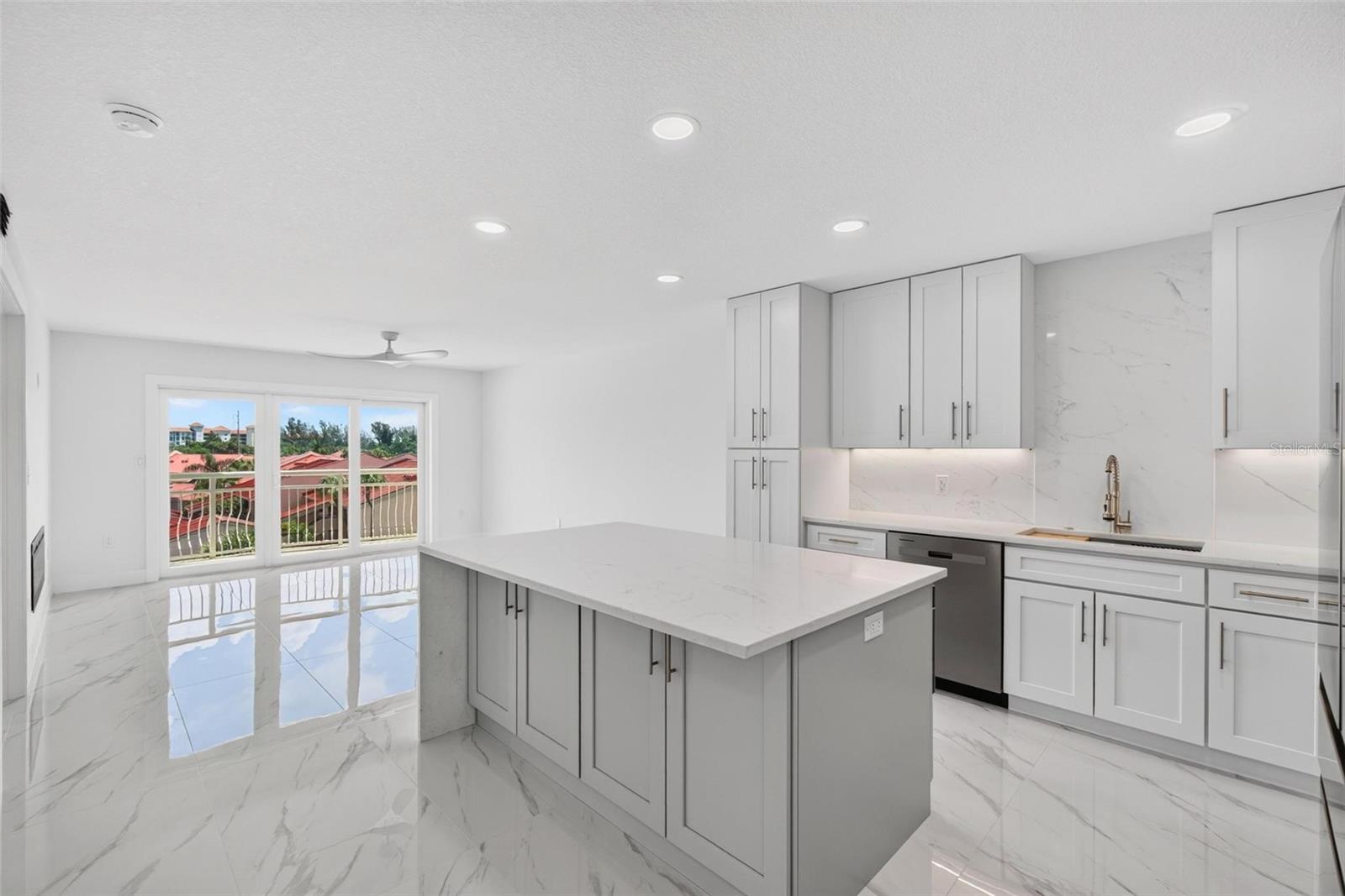 BAYWAY ISLES POINT BRITTANY SIX - Residential