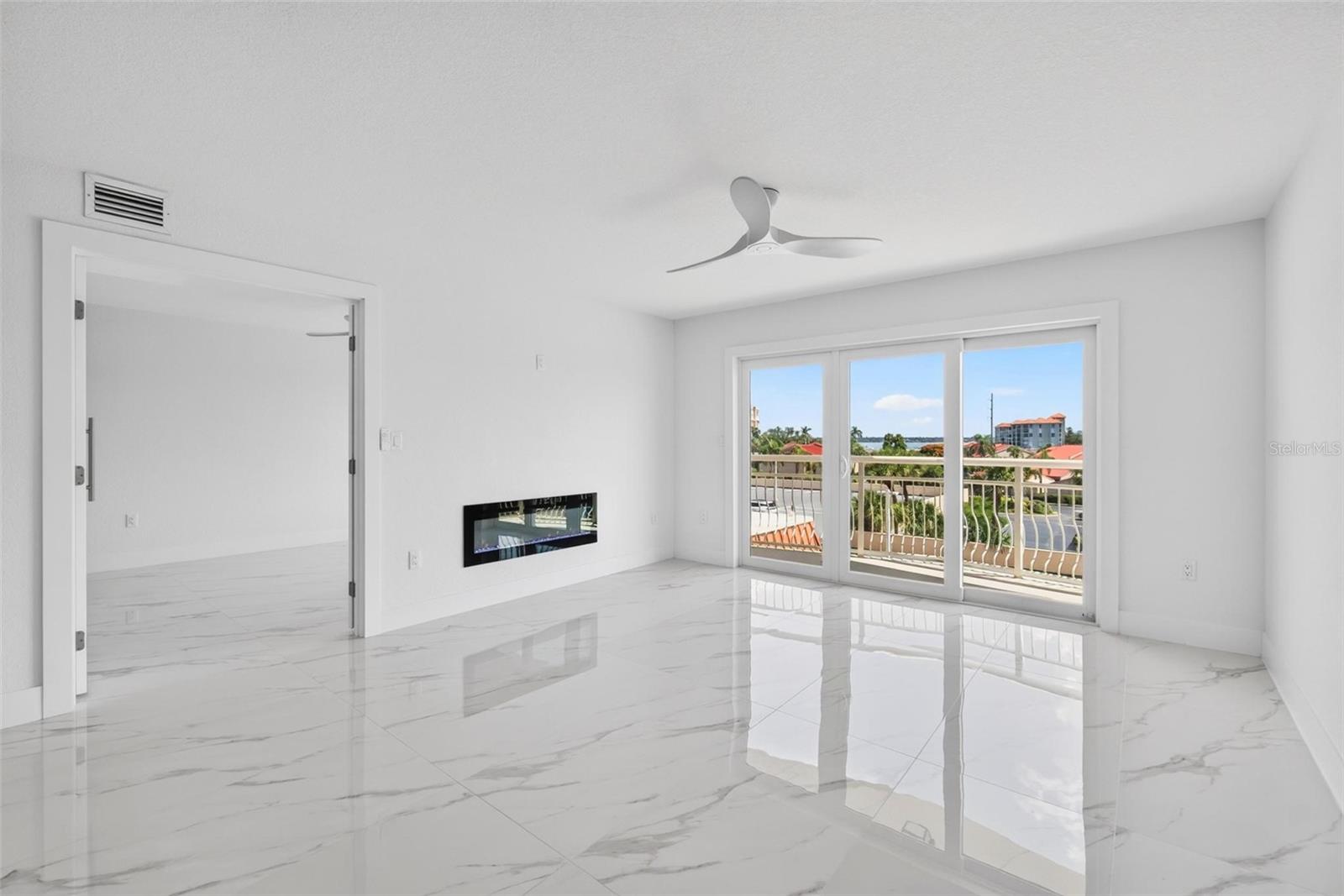 BAYWAY ISLES POINT BRITTANY SIX - Residential