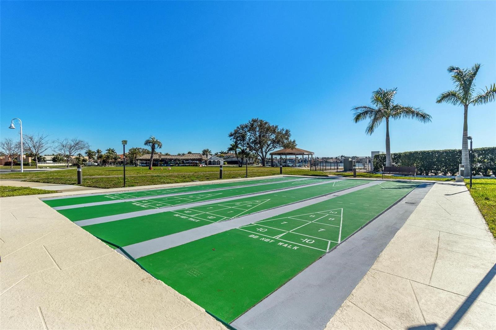 BAYWAY ISLES POINT BRITTANY SIX - Residential