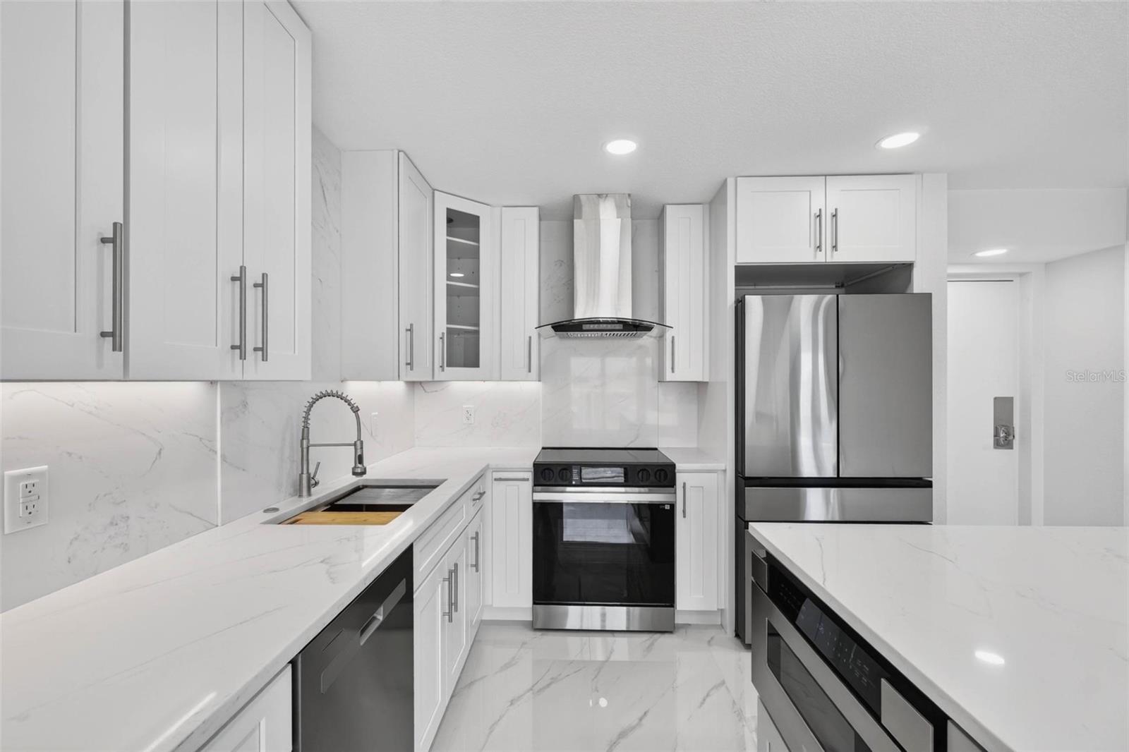BAYWAY ISLES POINT BRITTANY SIX - Residential