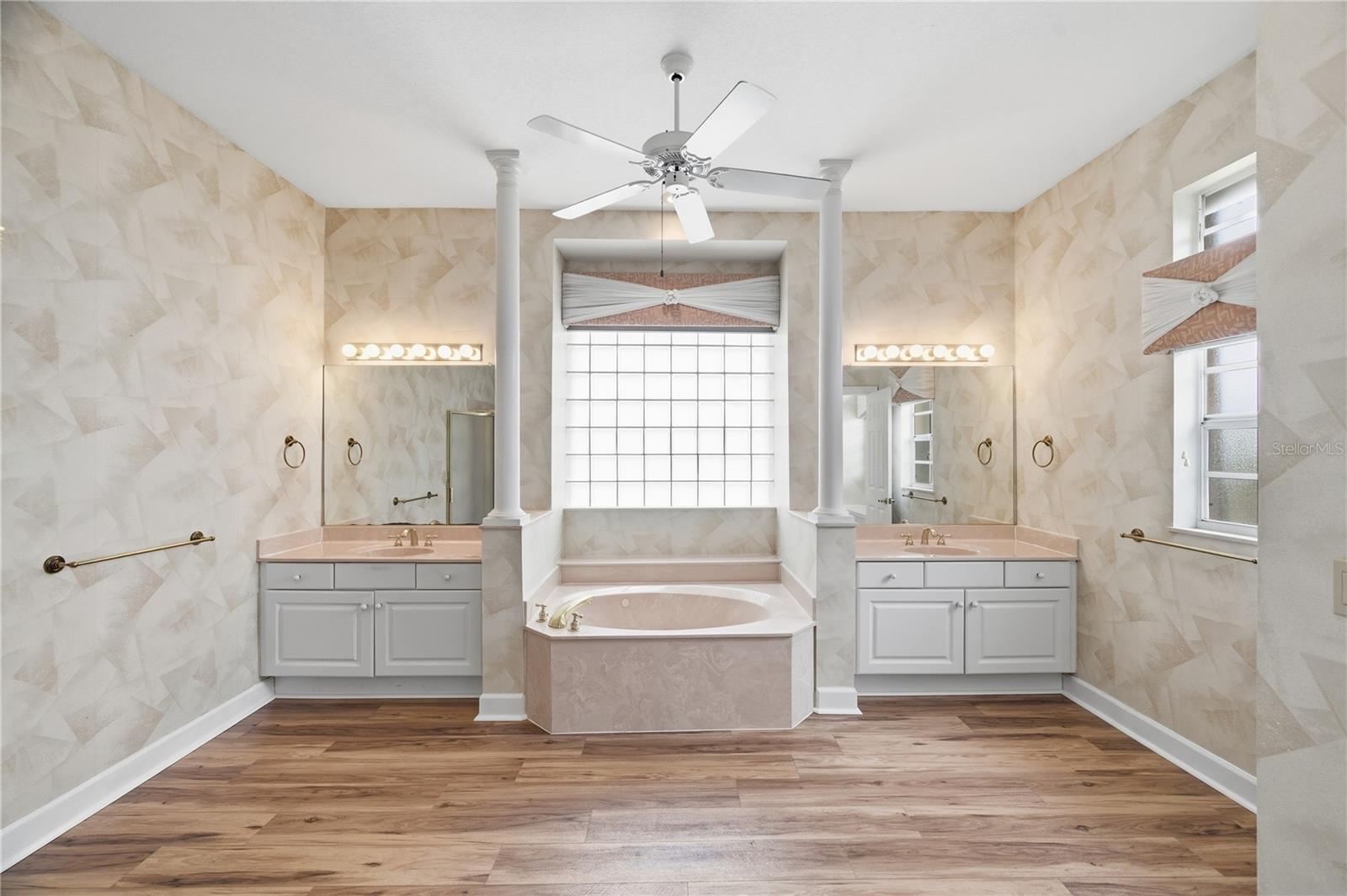 SUN CITY CENTER UNIT 256 - Residential