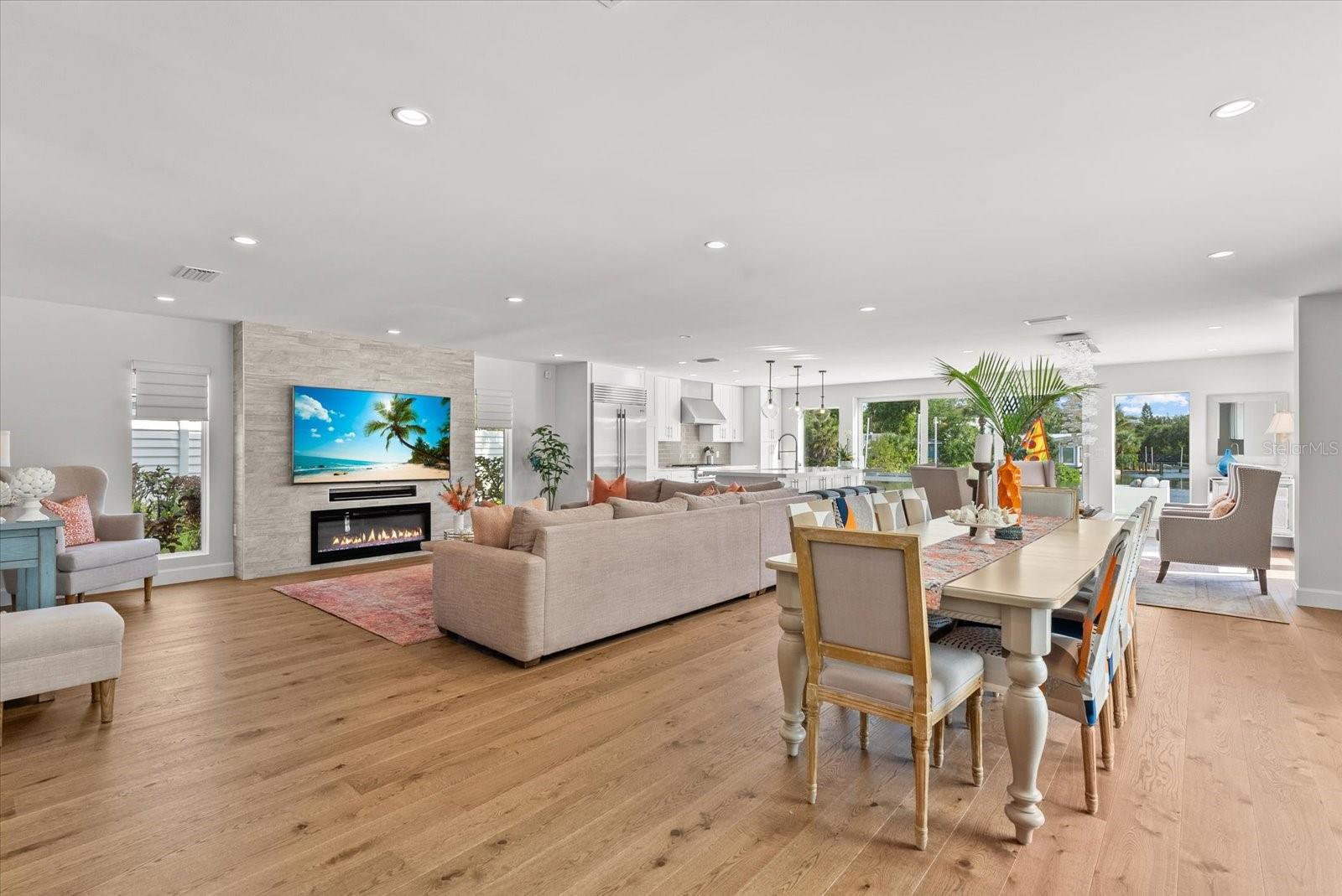 SIESTA ISLES UNIT 5 - Residential