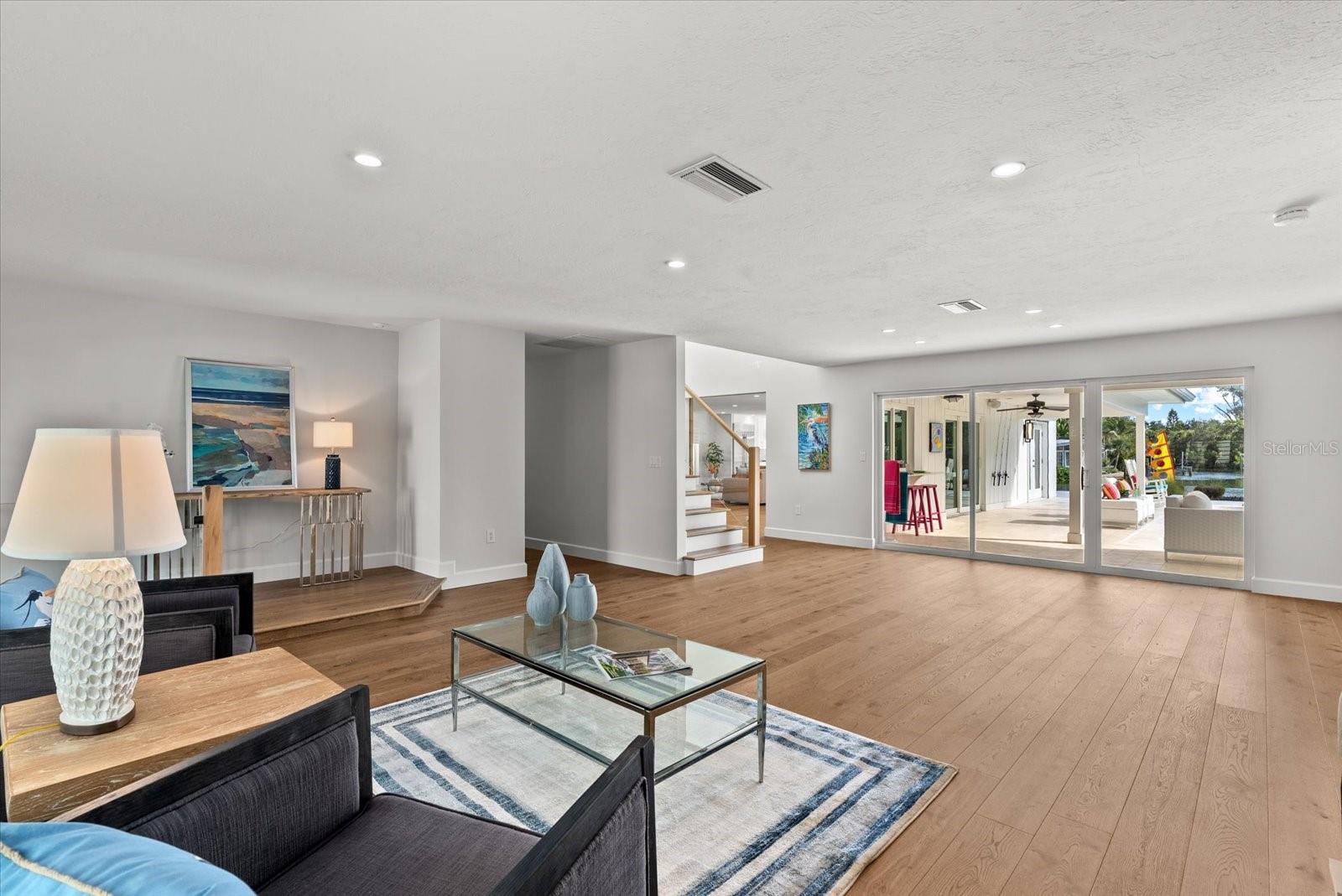 SIESTA ISLES UNIT 5 - Residential