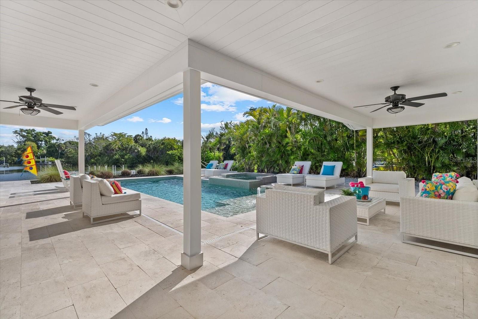 SIESTA ISLES UNIT 5 - Residential