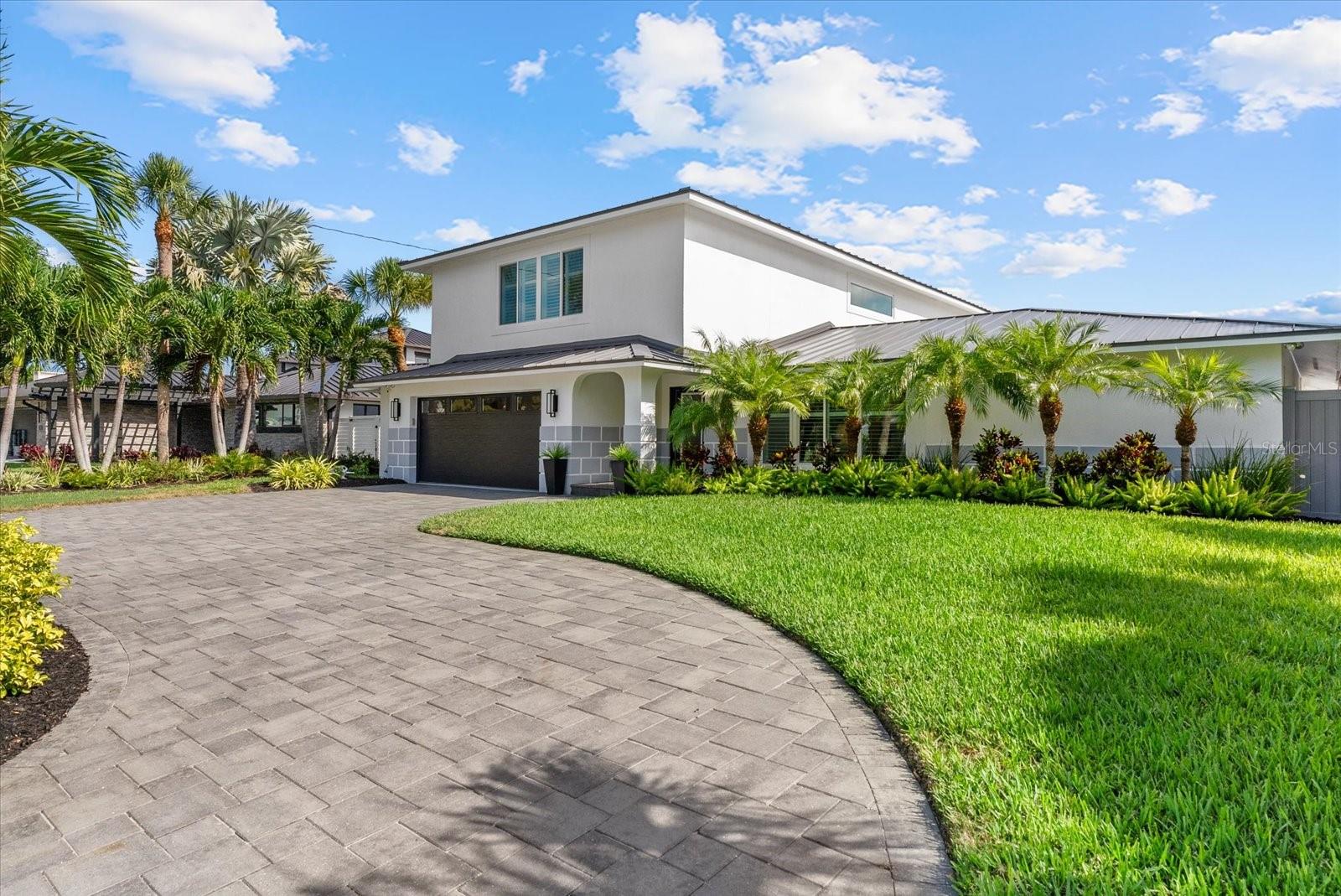 SIESTA ISLES UNIT 5 - Residential