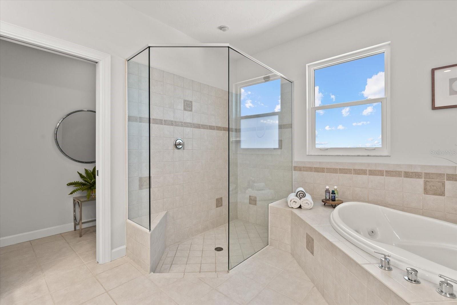 SIESTA ISLES UNIT 5 - Residential