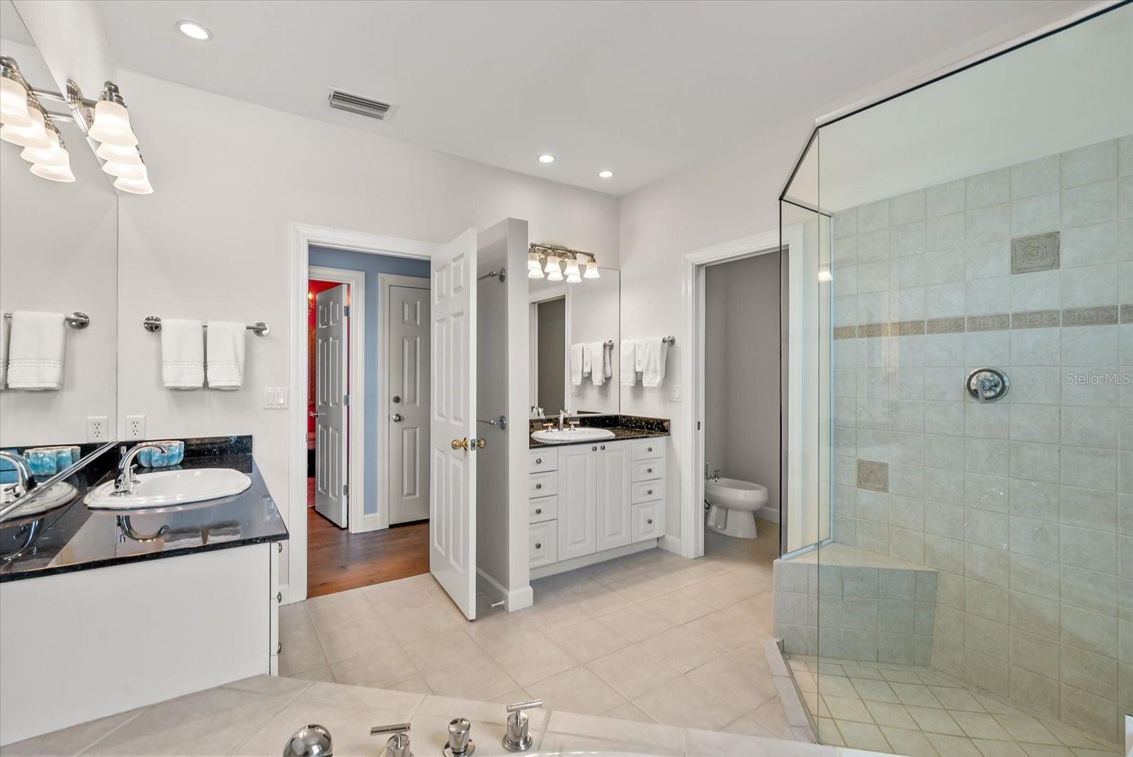SIESTA ISLES UNIT 5 - Residential