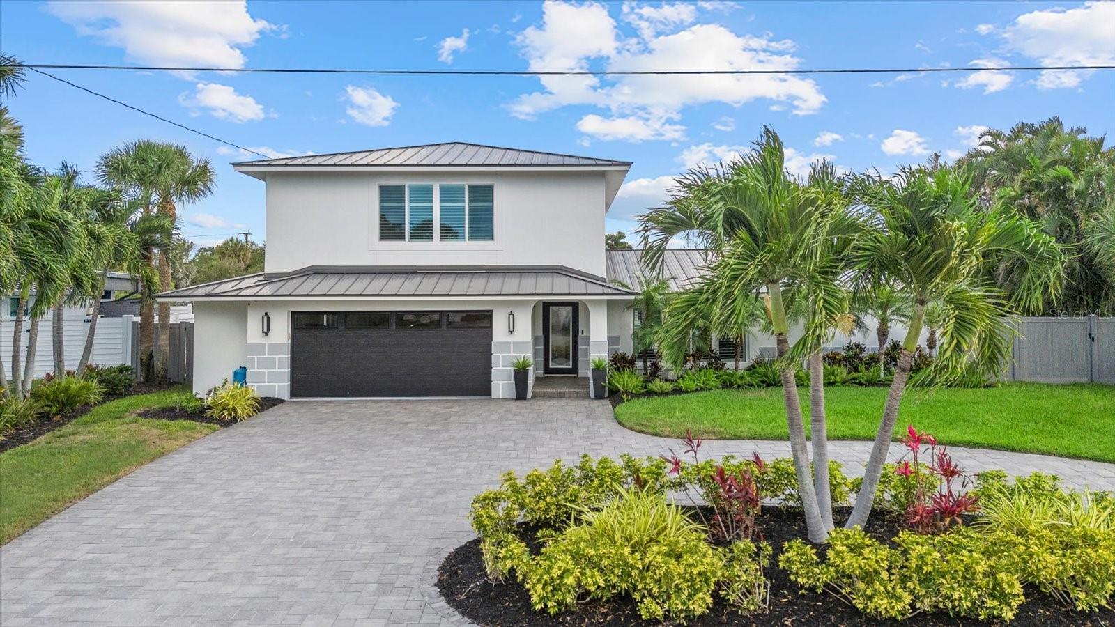 SIESTA ISLES UNIT 5 - Residential