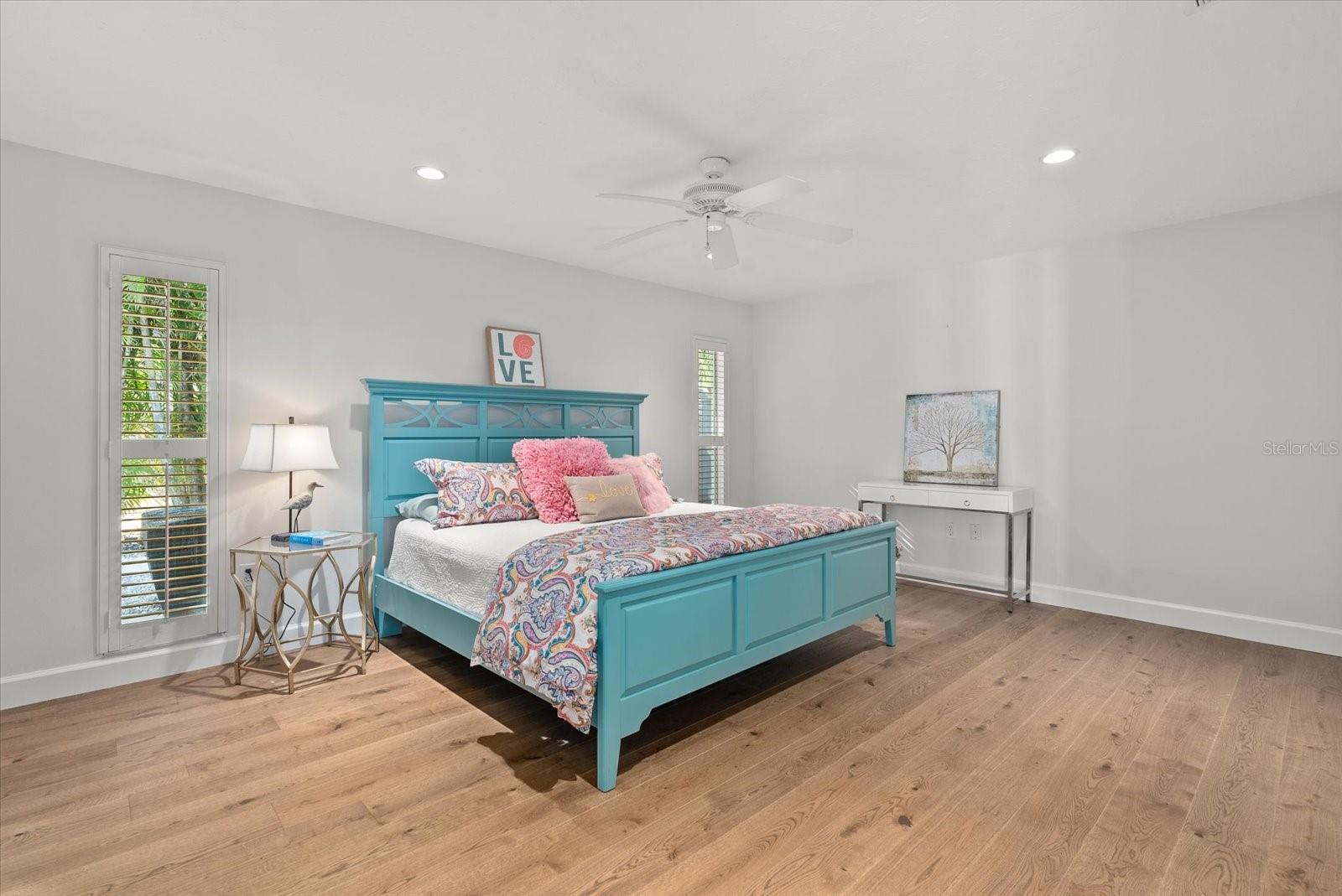 SIESTA ISLES UNIT 5 - Residential