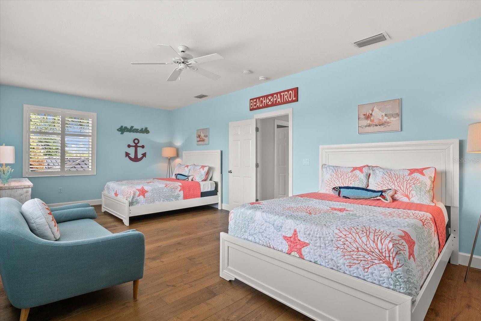 SIESTA ISLES UNIT 5 - Residential