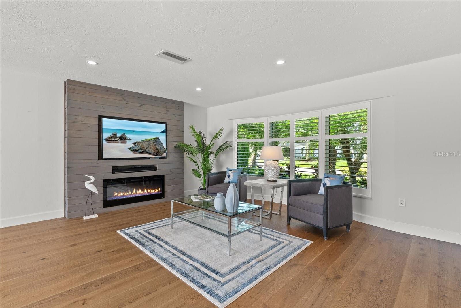 SIESTA ISLES UNIT 5 - Residential