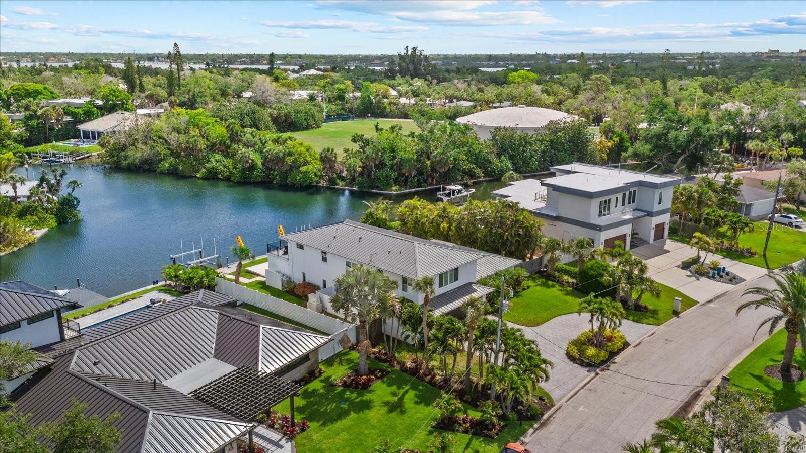 SIESTA ISLES UNIT 5 - Residential