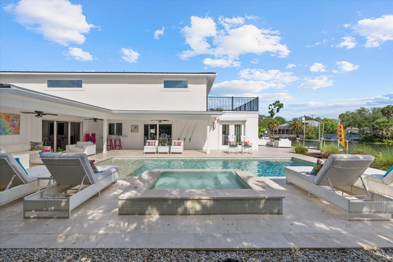 SIESTA ISLES UNIT 5 - Residential