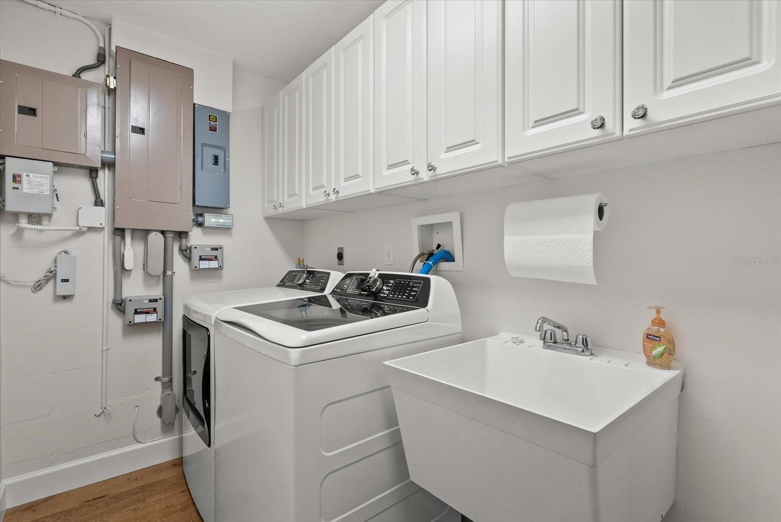 SIESTA ISLES UNIT 5 - Residential