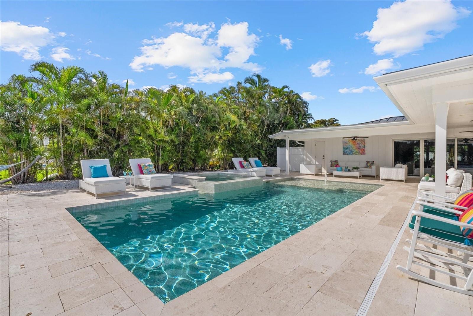 SIESTA ISLES UNIT 5 - Residential