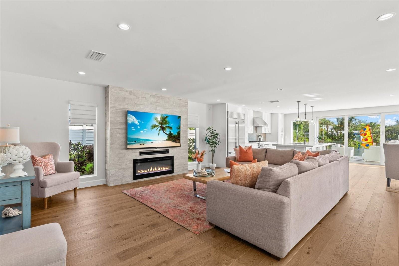 SIESTA ISLES UNIT 5 - Residential