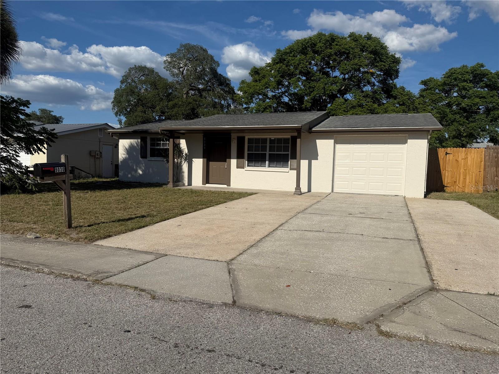 REGENCY PARK - Residential