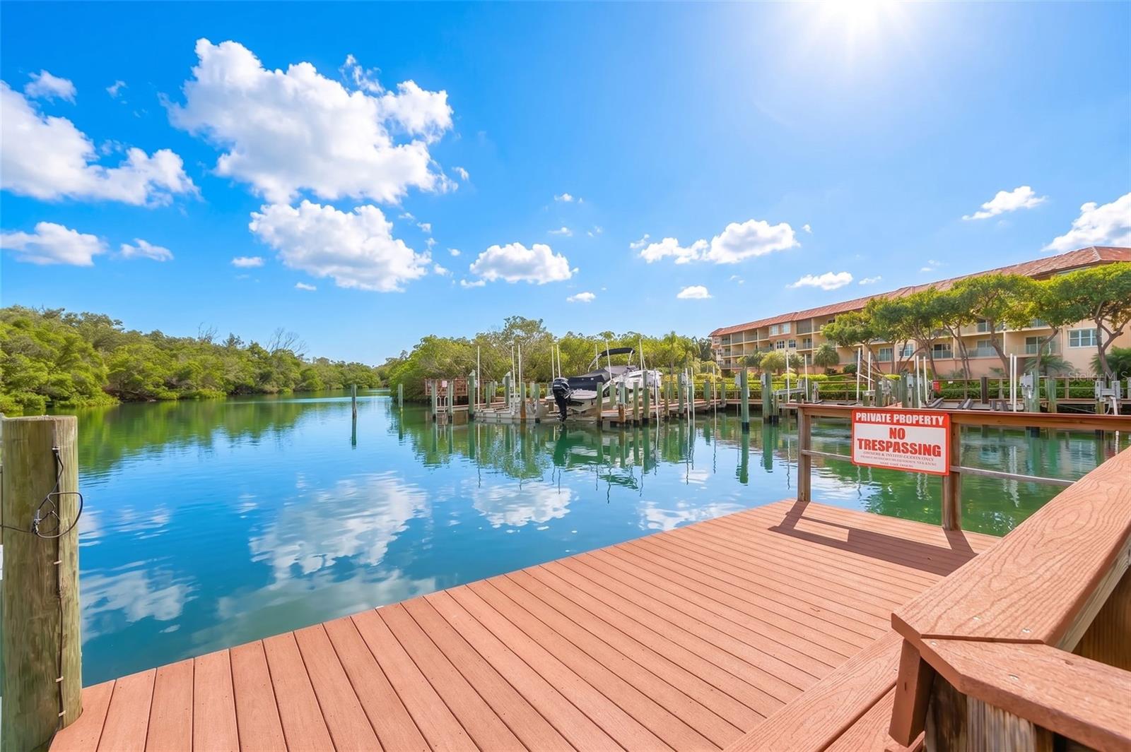 HIDDEN LAGOON AT ARROWHEAD POINT - Residential