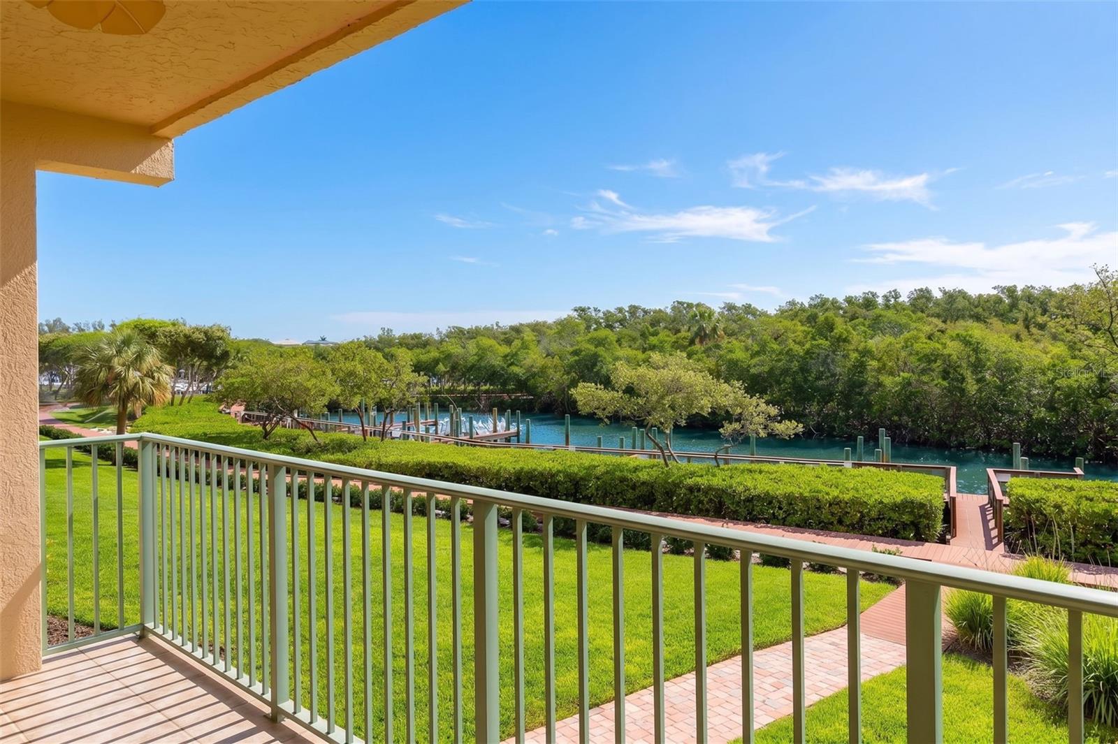 HIDDEN LAGOON AT ARROWHEAD POINT - Residential