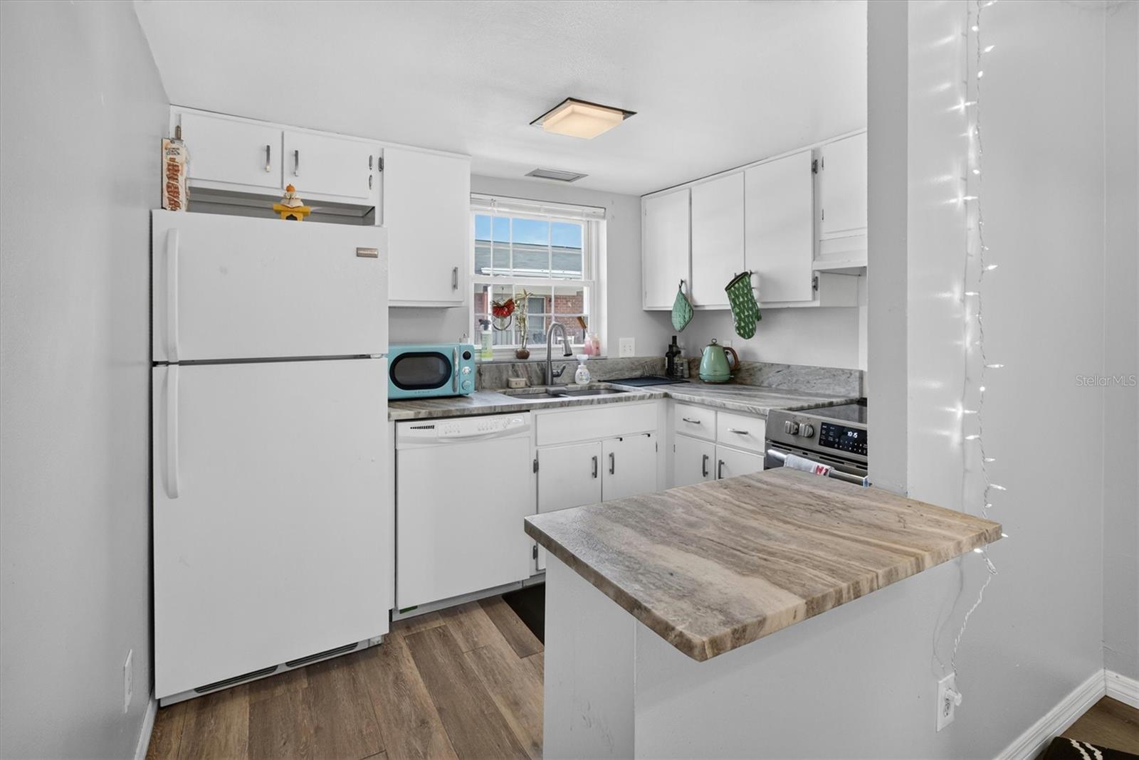 JAMESTOWN CONDO - Residential