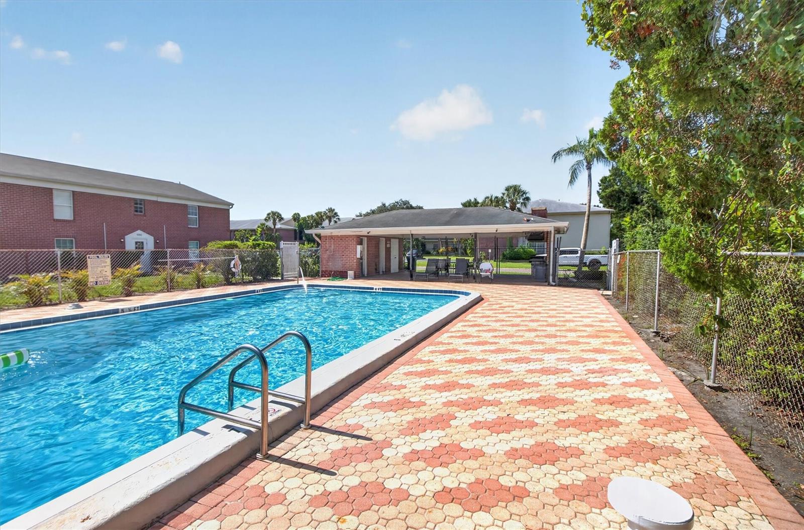 JAMESTOWN CONDO - Residential