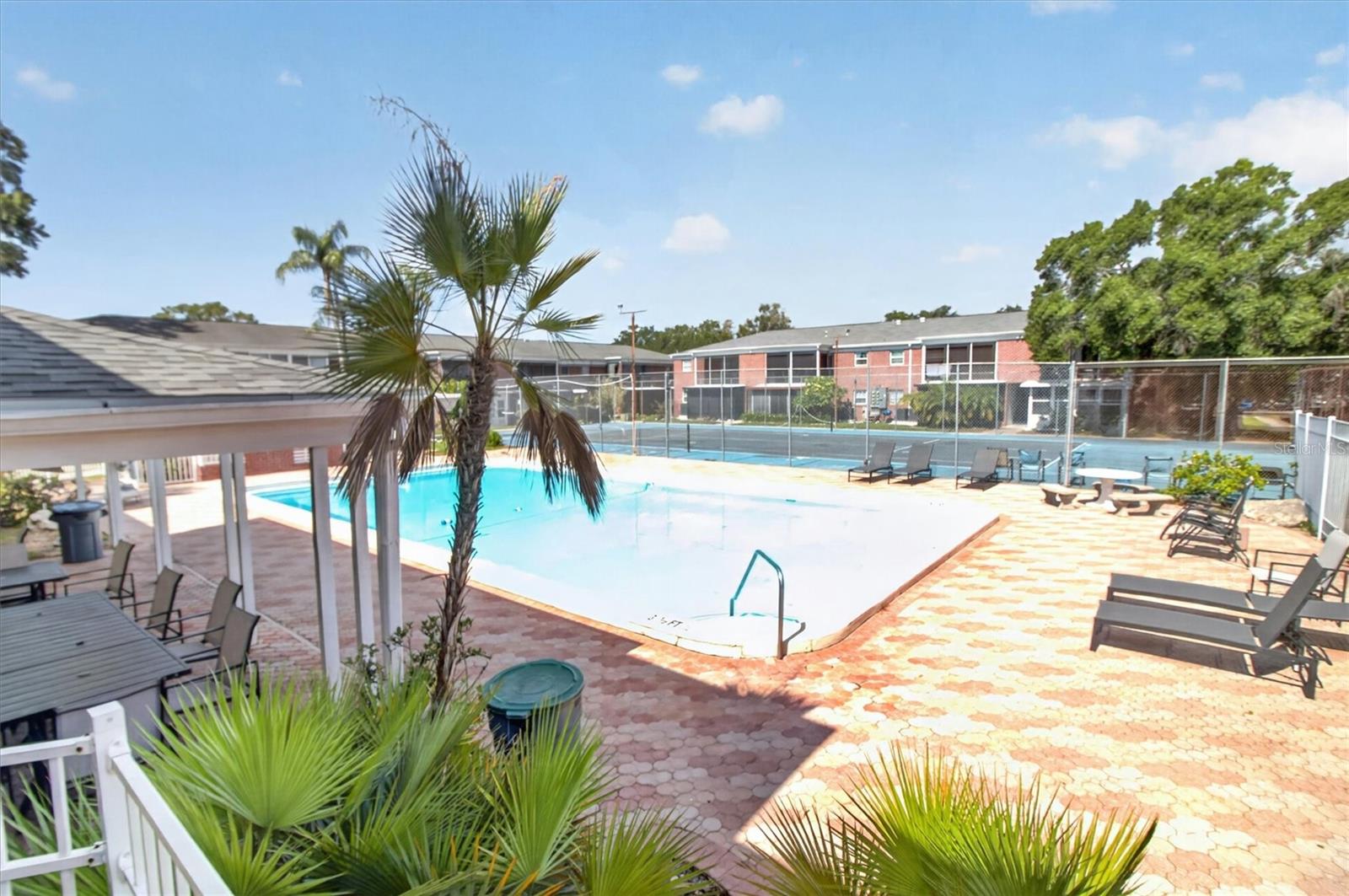 JAMESTOWN CONDO - Residential