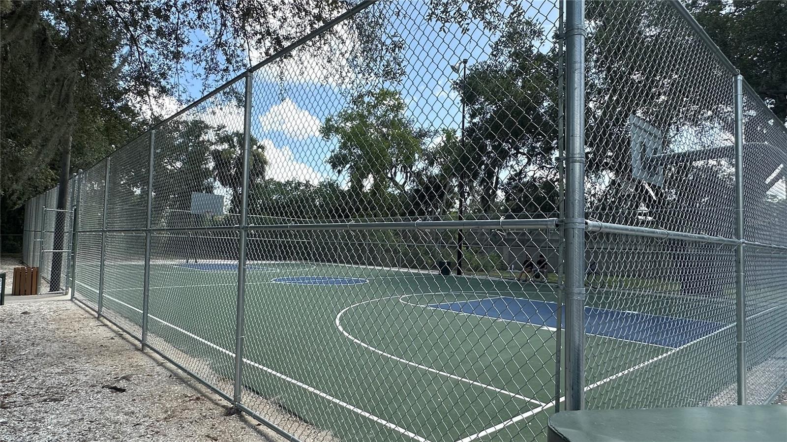 COLONIAL OAKS - Residential Lease