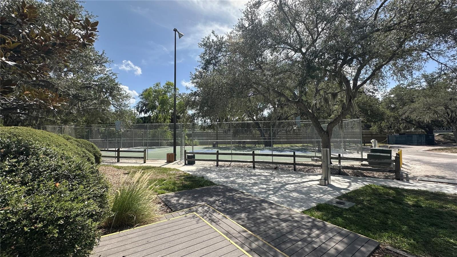COLONIAL OAKS - Residential Lease