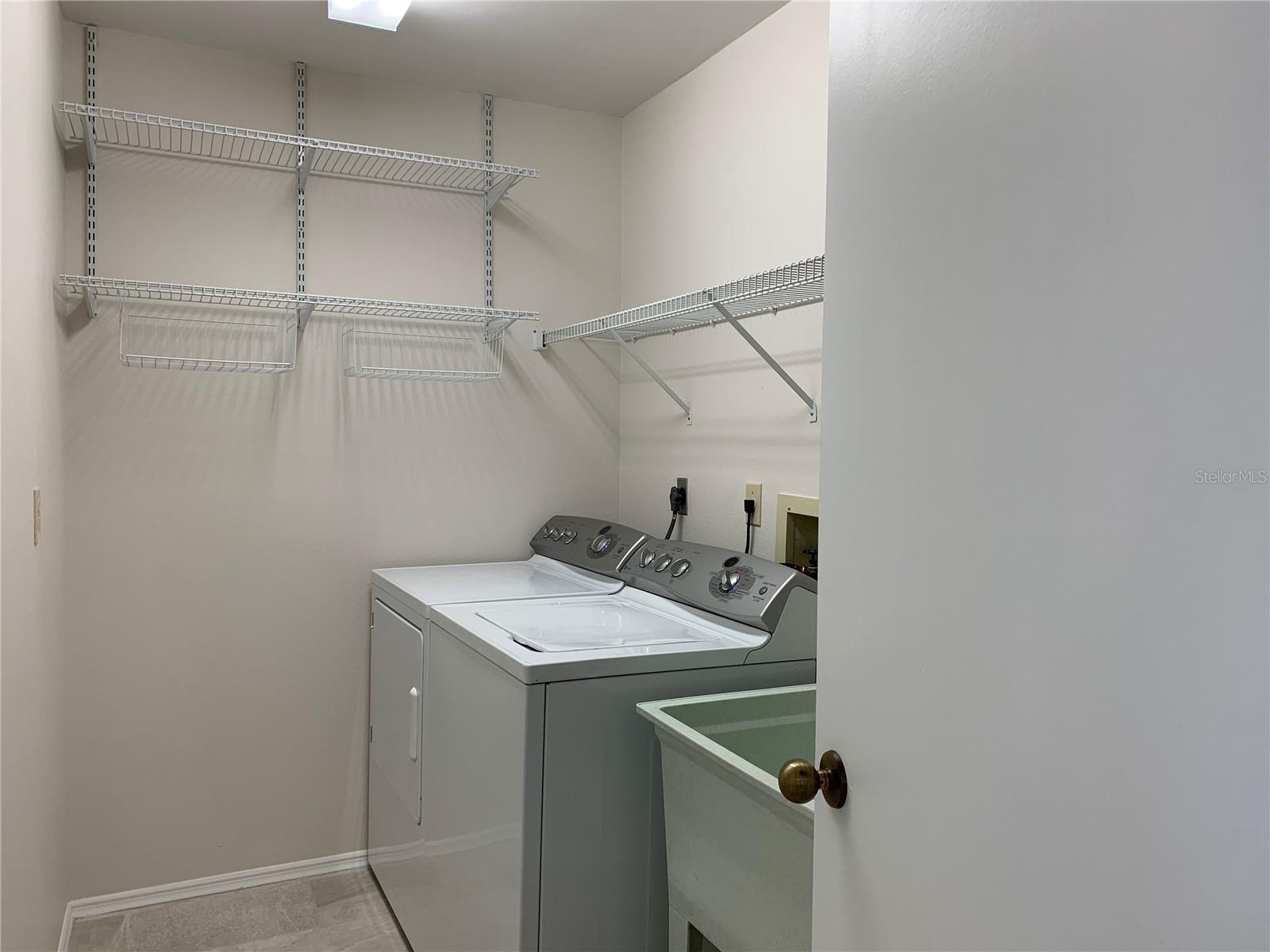 COLONIAL OAKS - Residential Lease