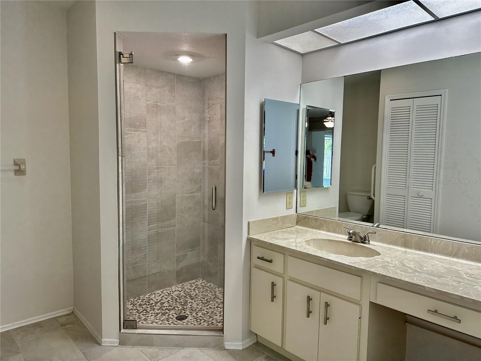 COLONIAL OAKS - Residential Lease