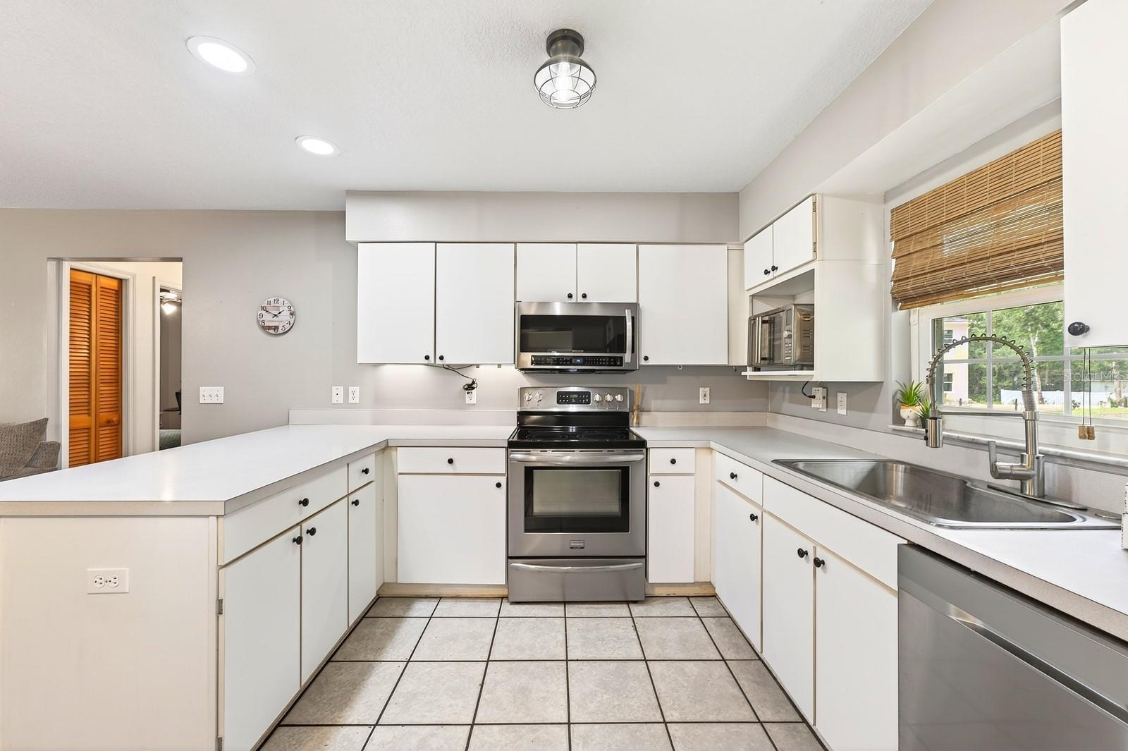 PICKETT WOODS - Residential