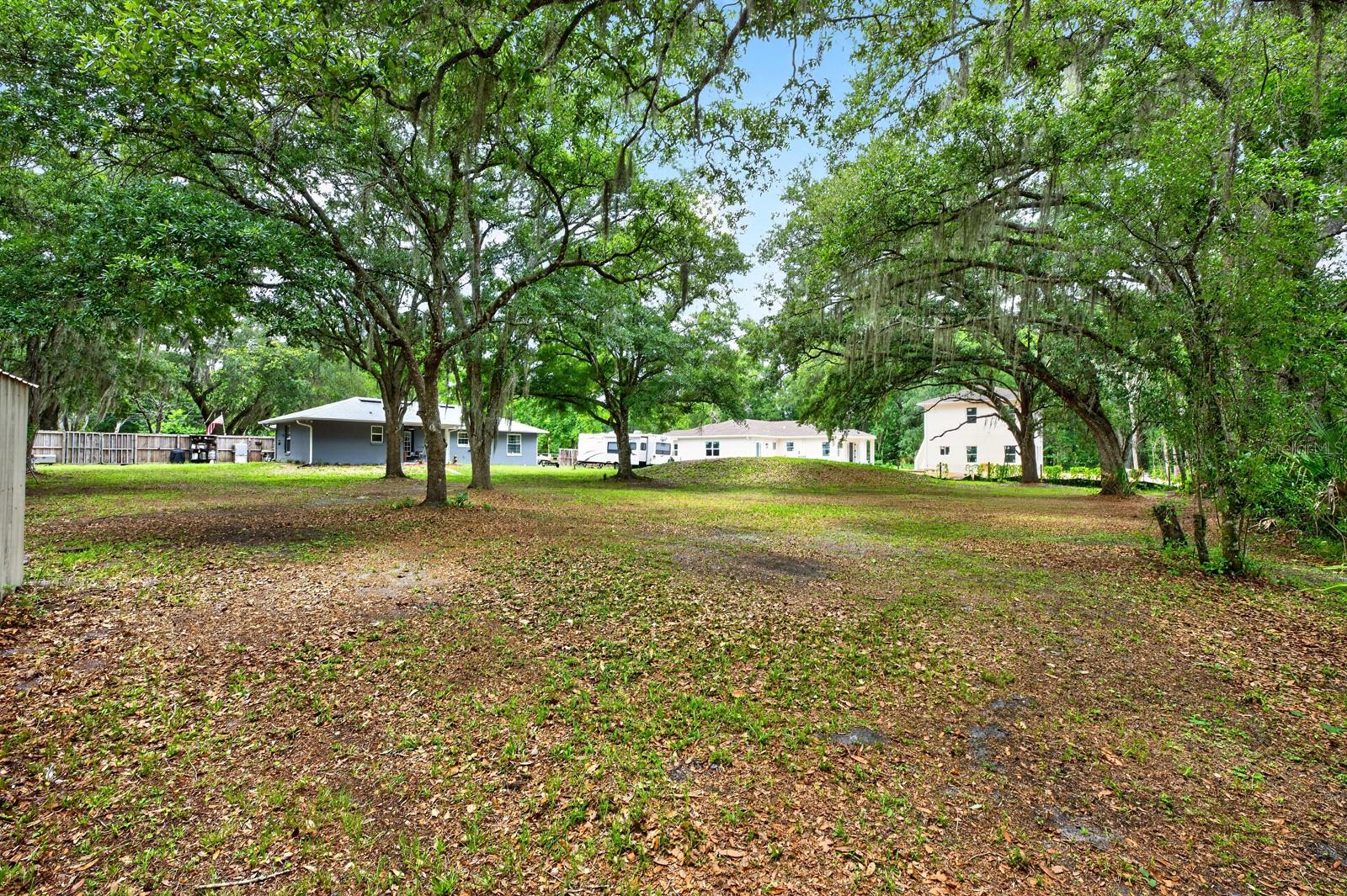 PICKETT WOODS - Residential