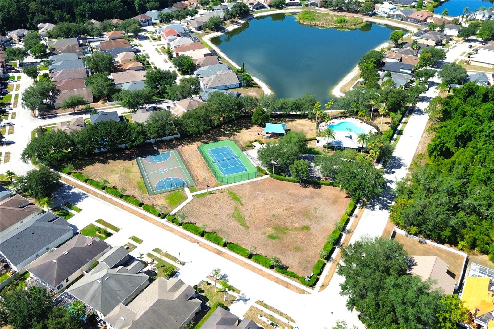 SUNCOAST LAKES PH 01 - Residential