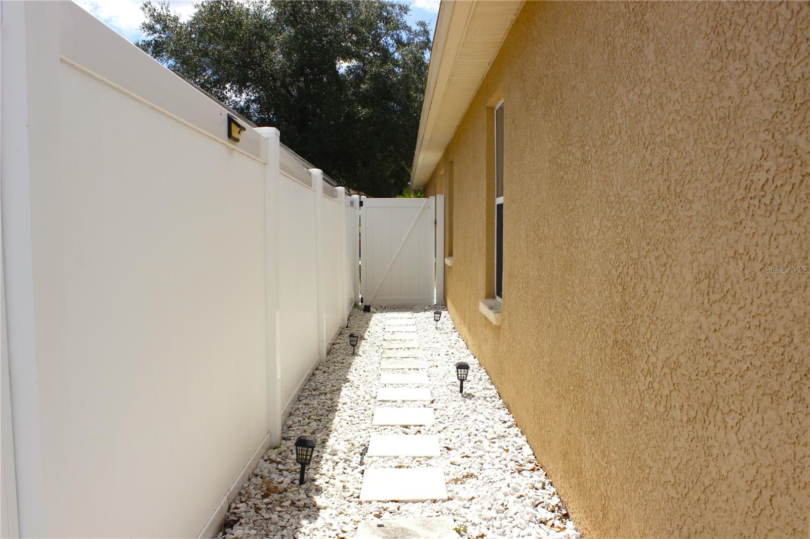 SUNCOAST LAKES PH 01 - Residential