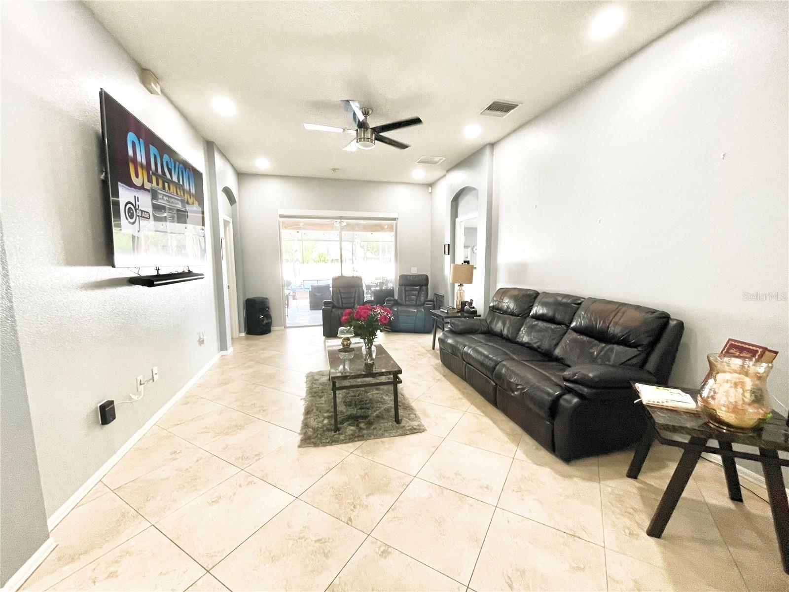 SUNCOAST LAKES PH 01 - Residential