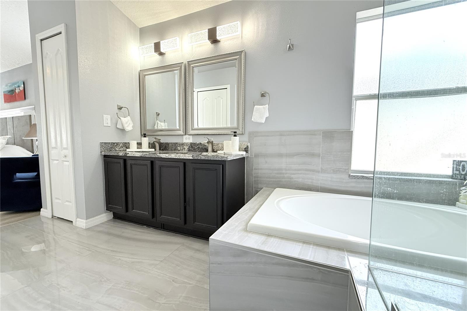 SUNCOAST LAKES PH 01 - Residential