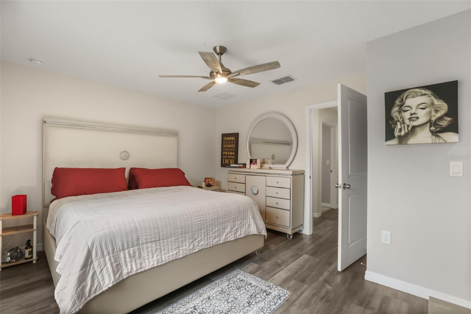 SILVERDAWN - Residential