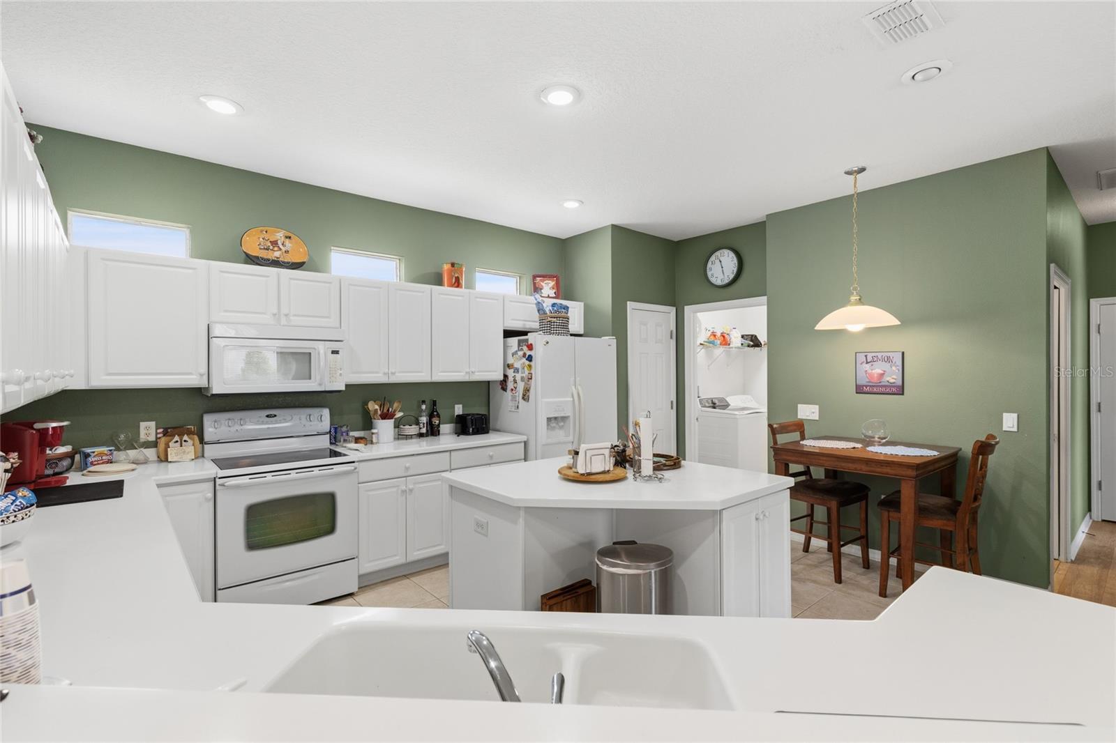 GROVES PH 03 - Residential