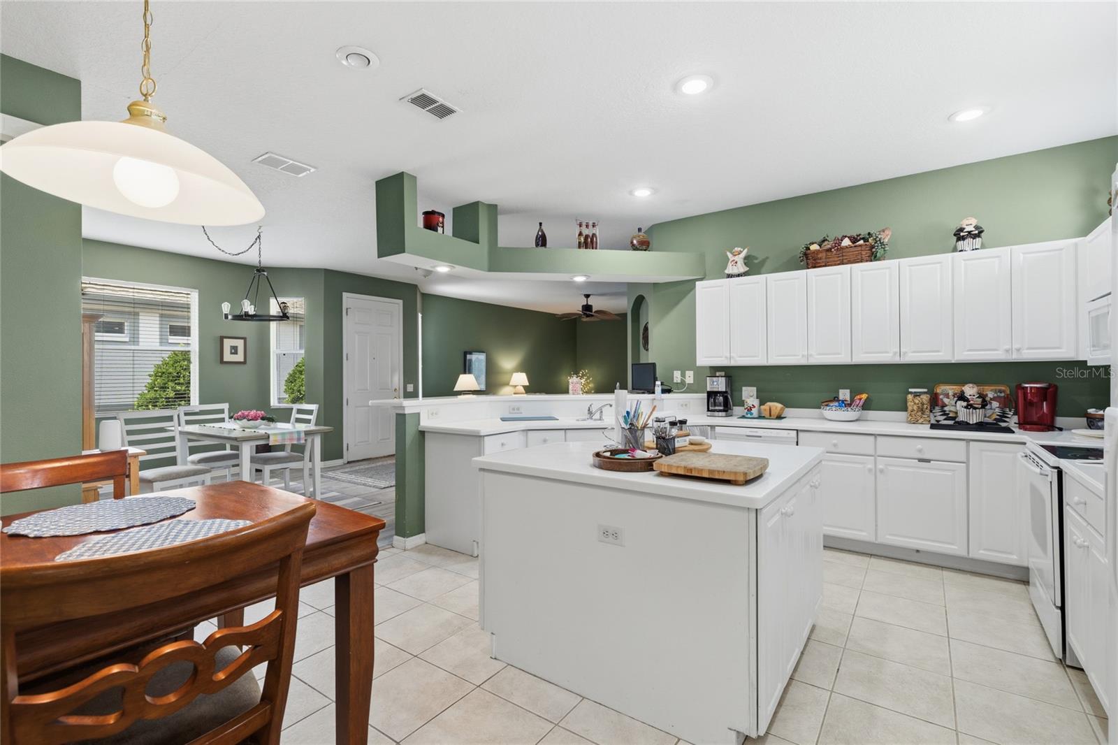 GROVES PH 03 - Residential