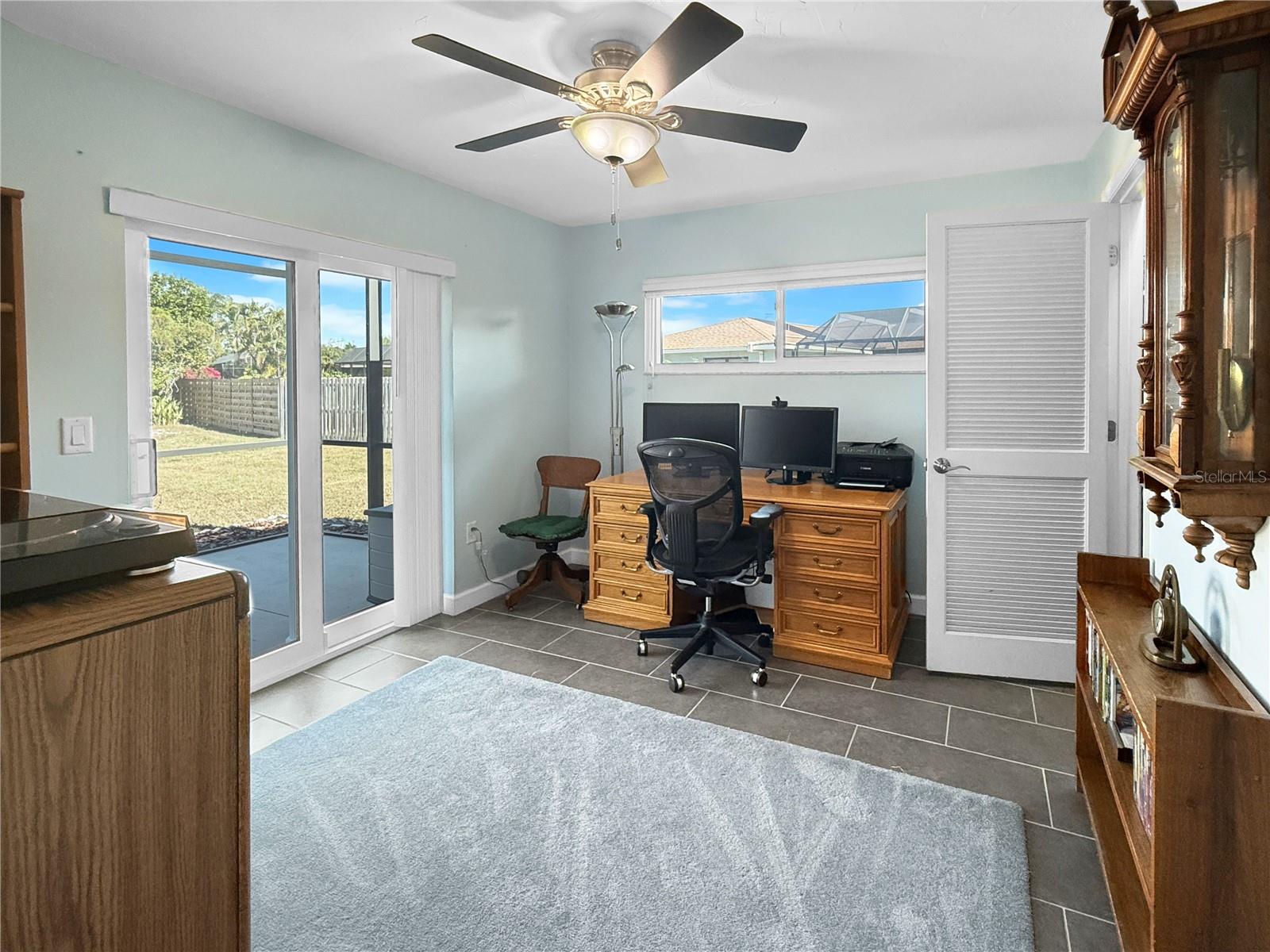 COUNTRY MEADOWS - Residential