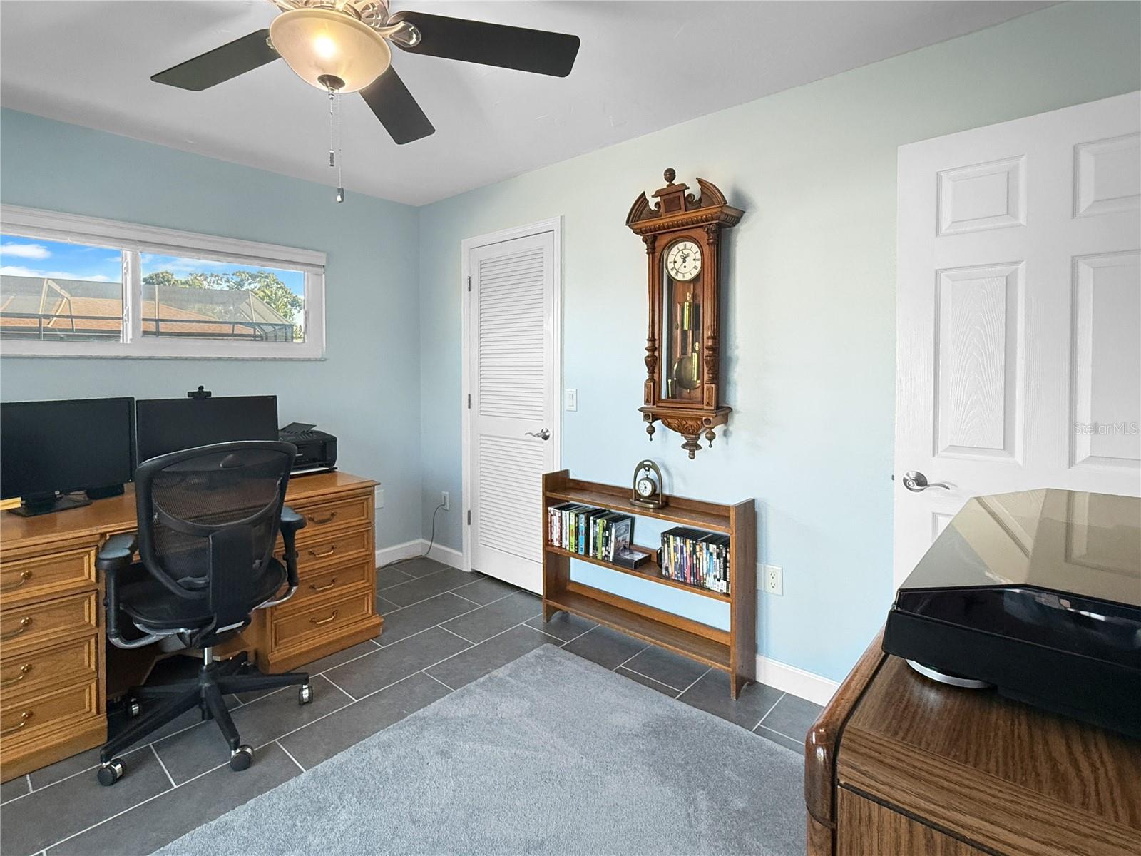 COUNTRY MEADOWS - Residential