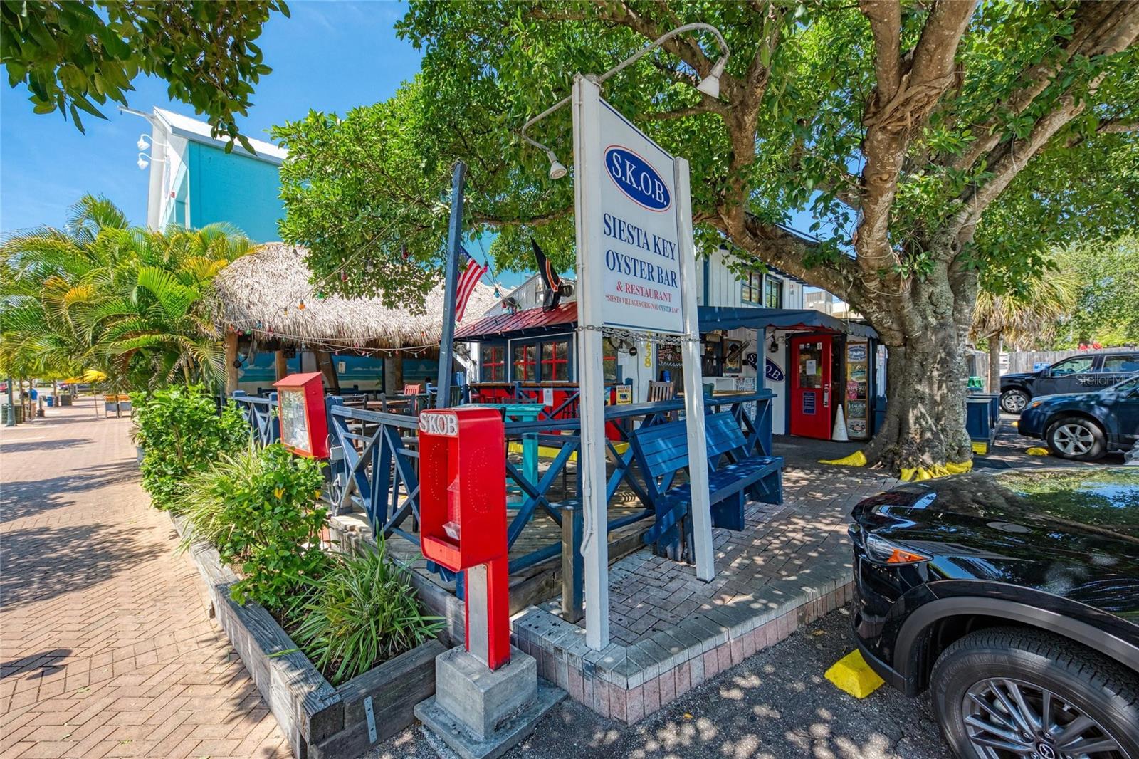 SIESTA ISLES - Residential