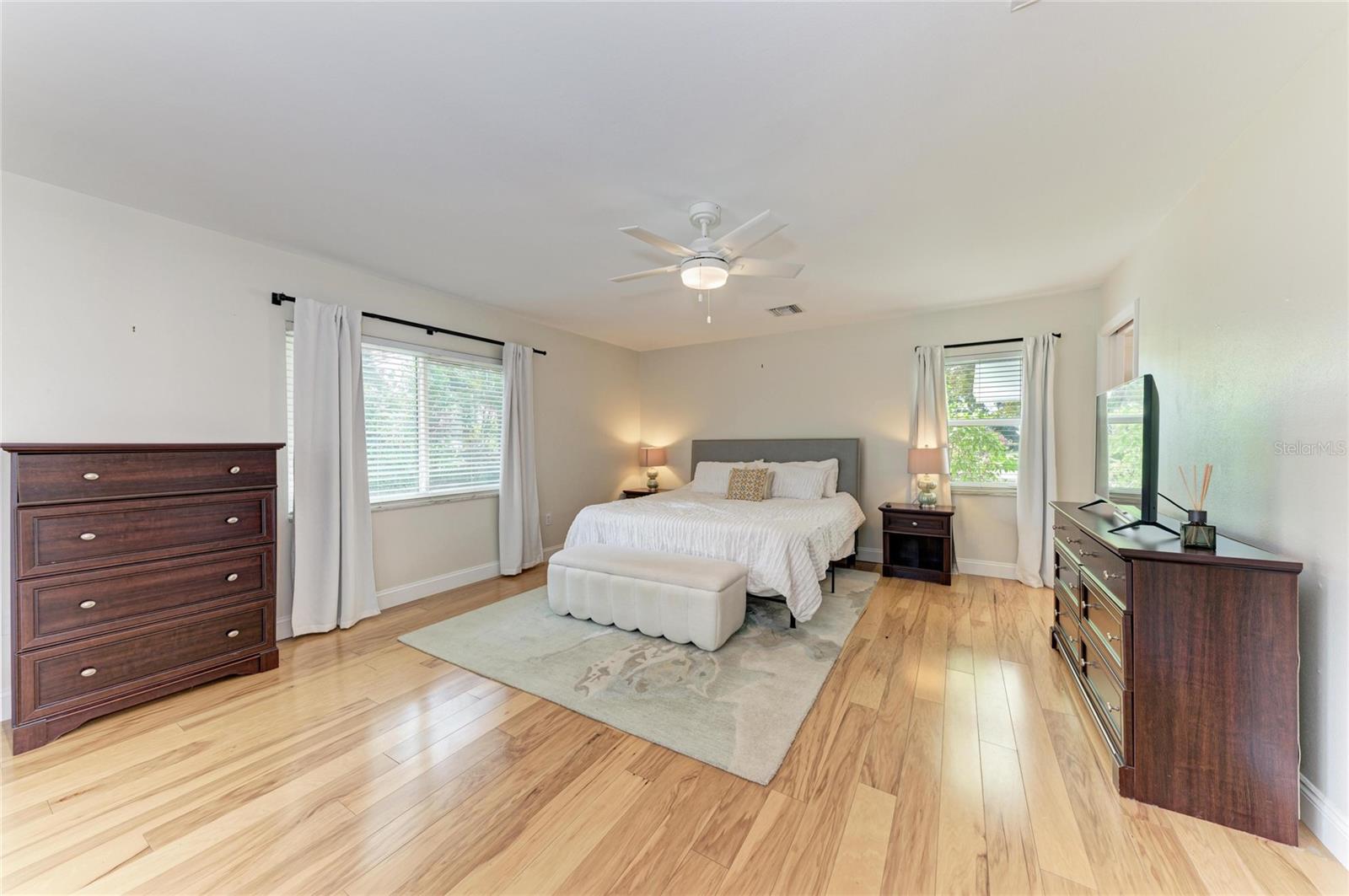 SIESTA ISLES - Residential