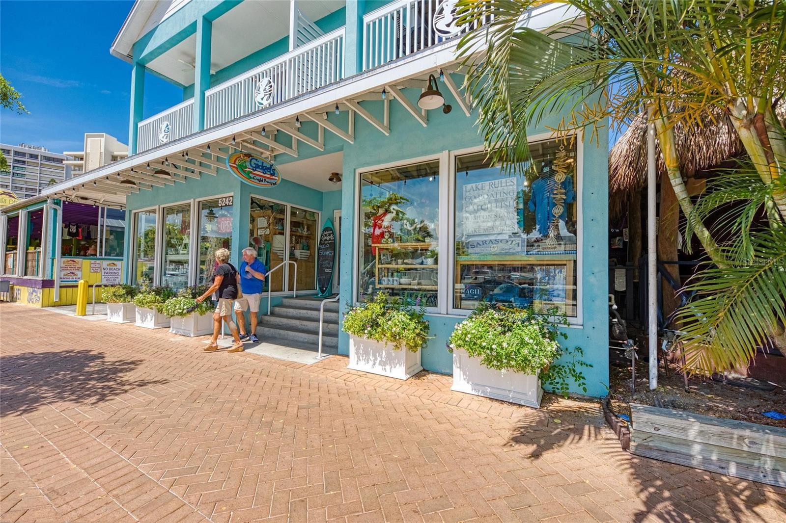 SIESTA ISLES - Residential