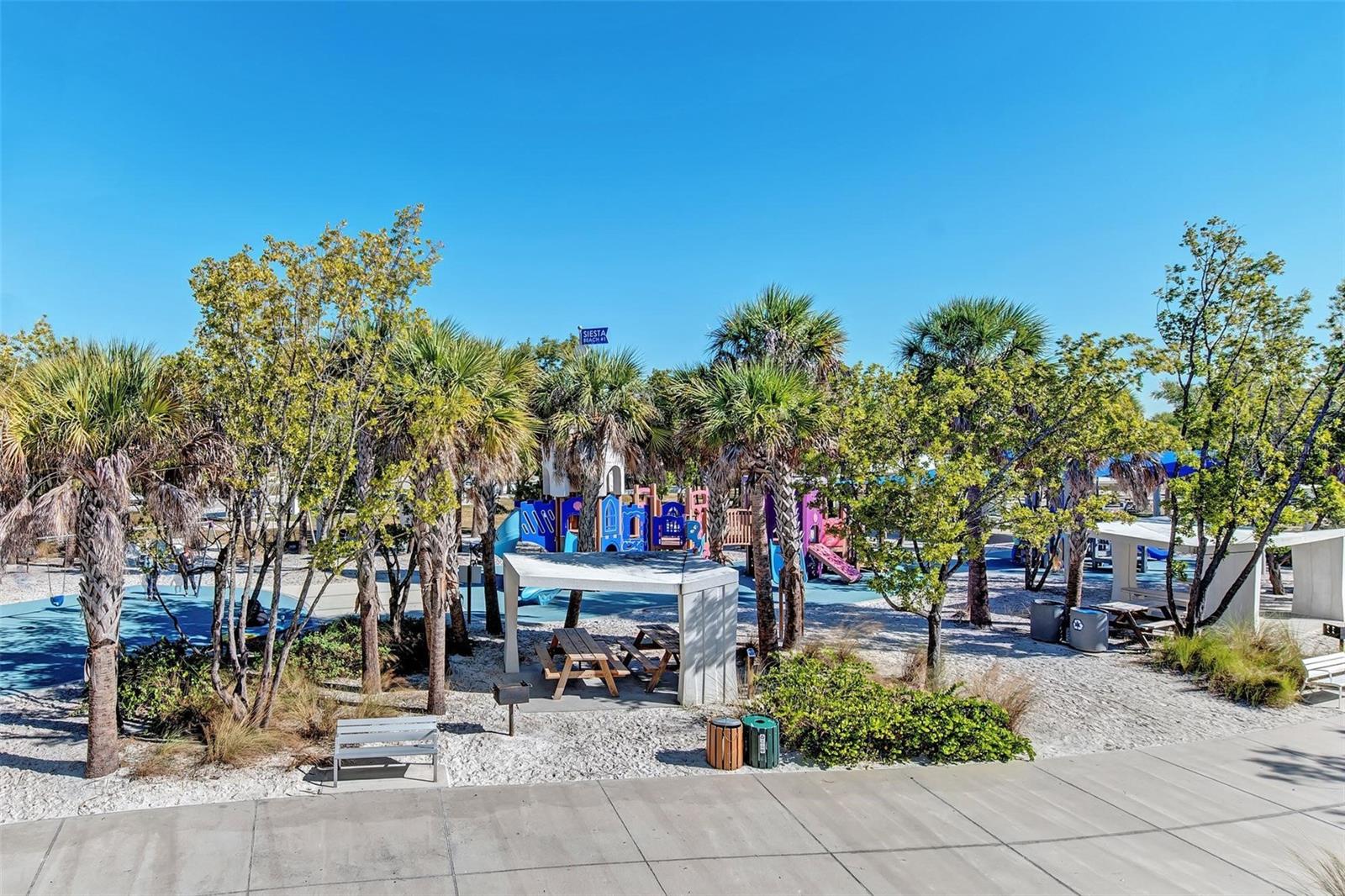 SIESTA ISLES - Residential