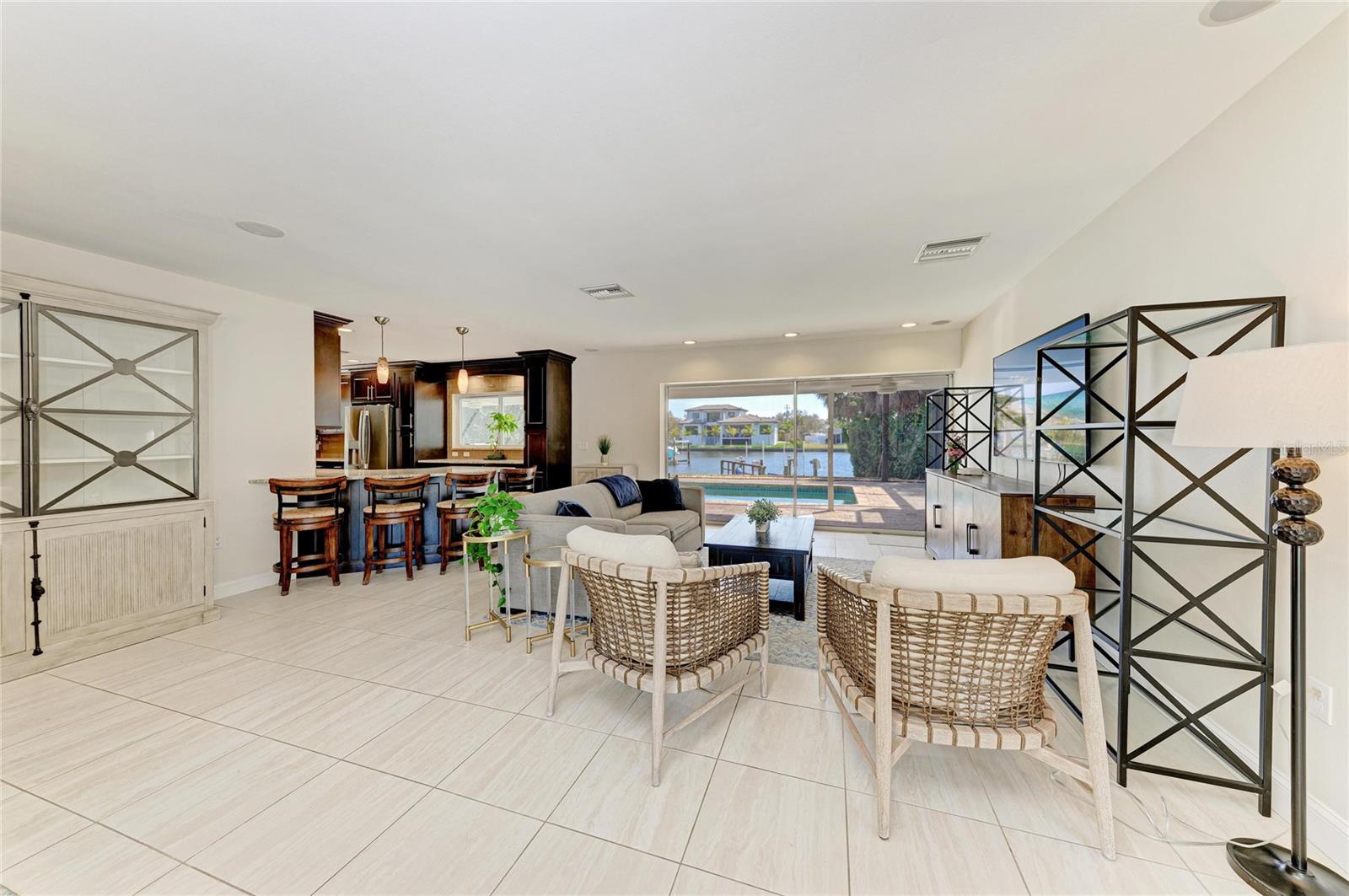 SIESTA ISLES - Residential