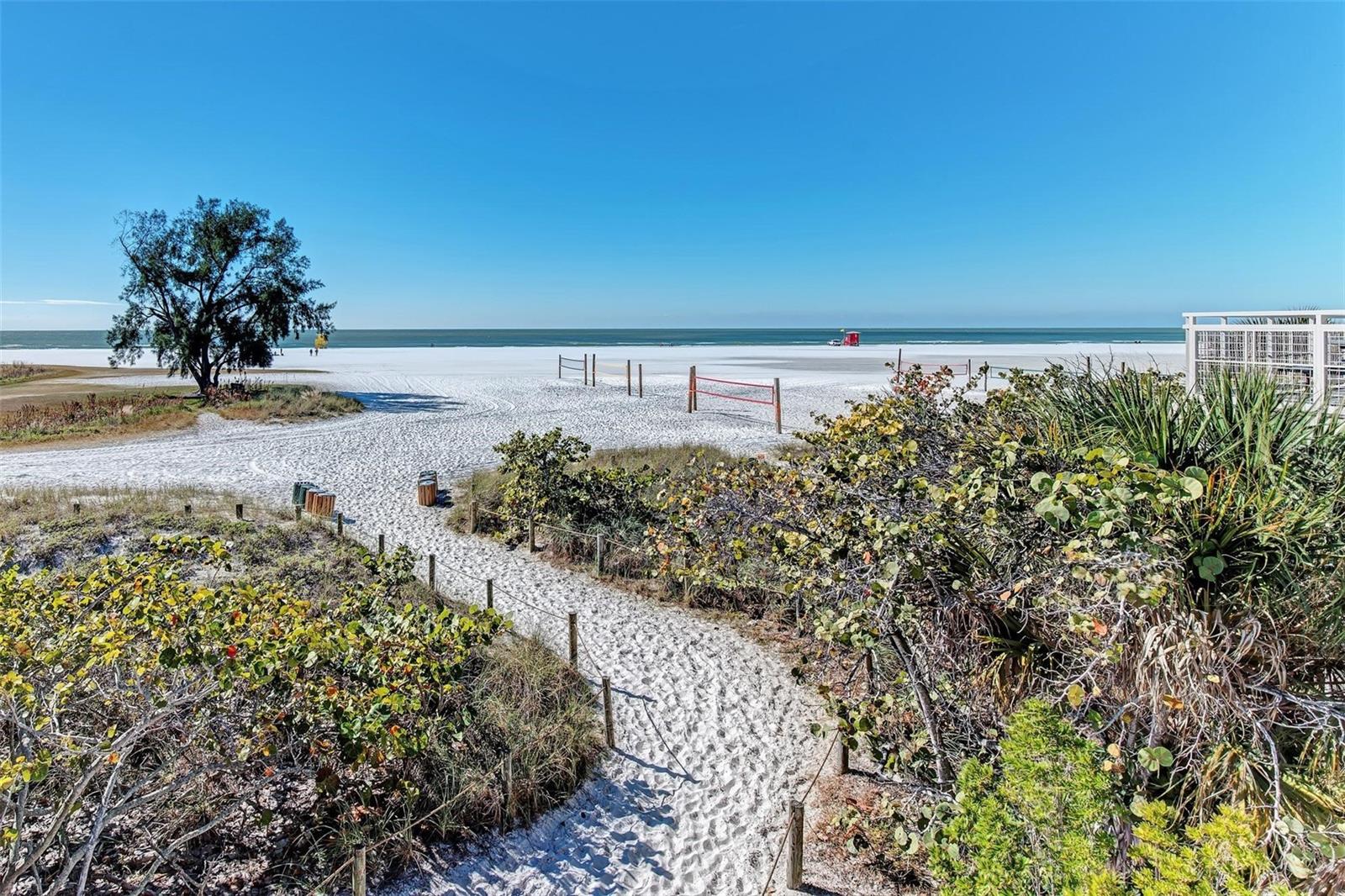 SIESTA ISLES - Residential