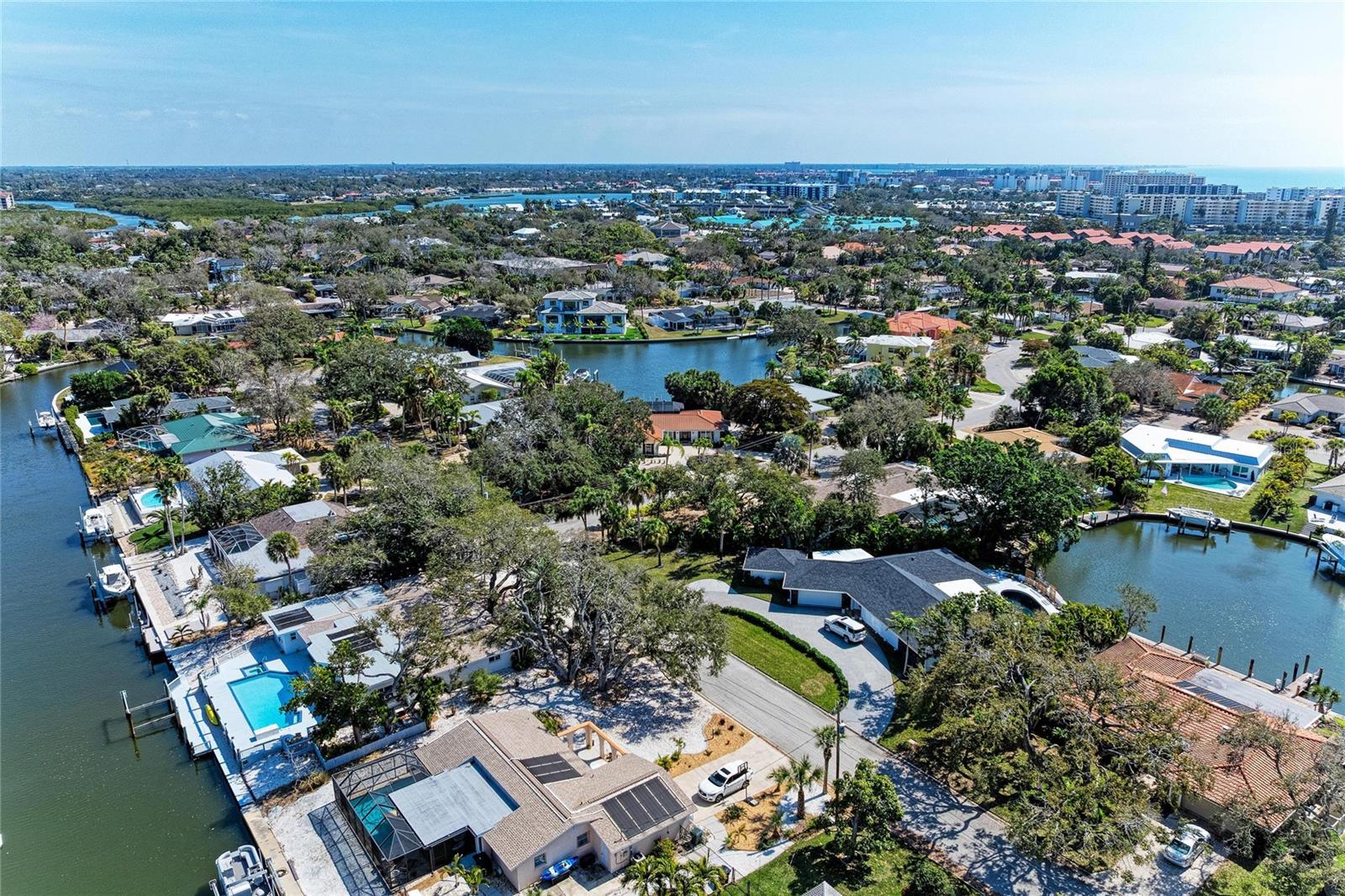 SIESTA ISLES - Residential