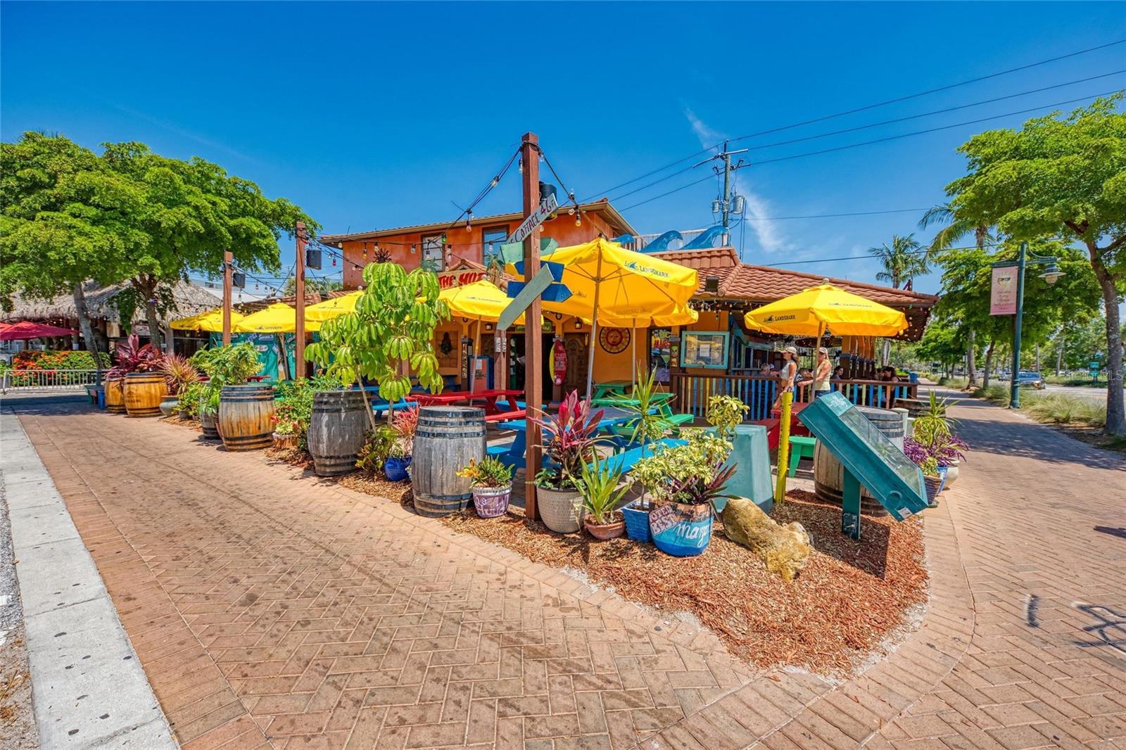 SIESTA ISLES - Residential