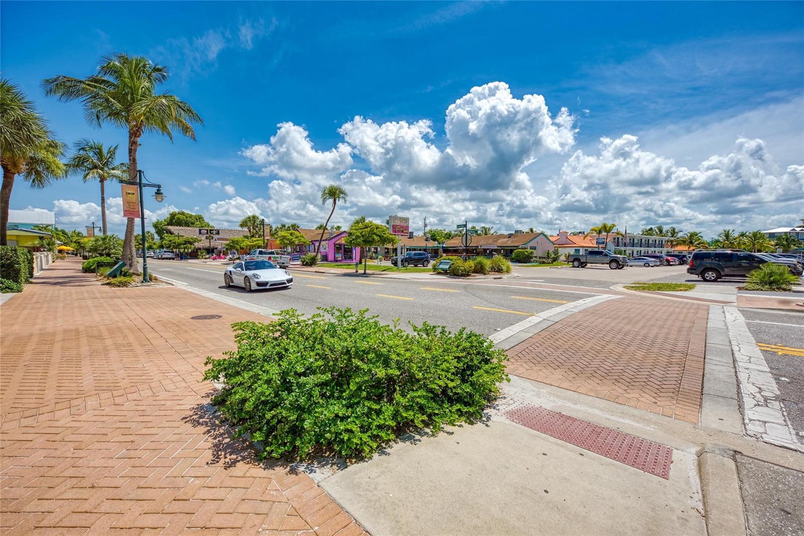 SIESTA ISLES - Residential